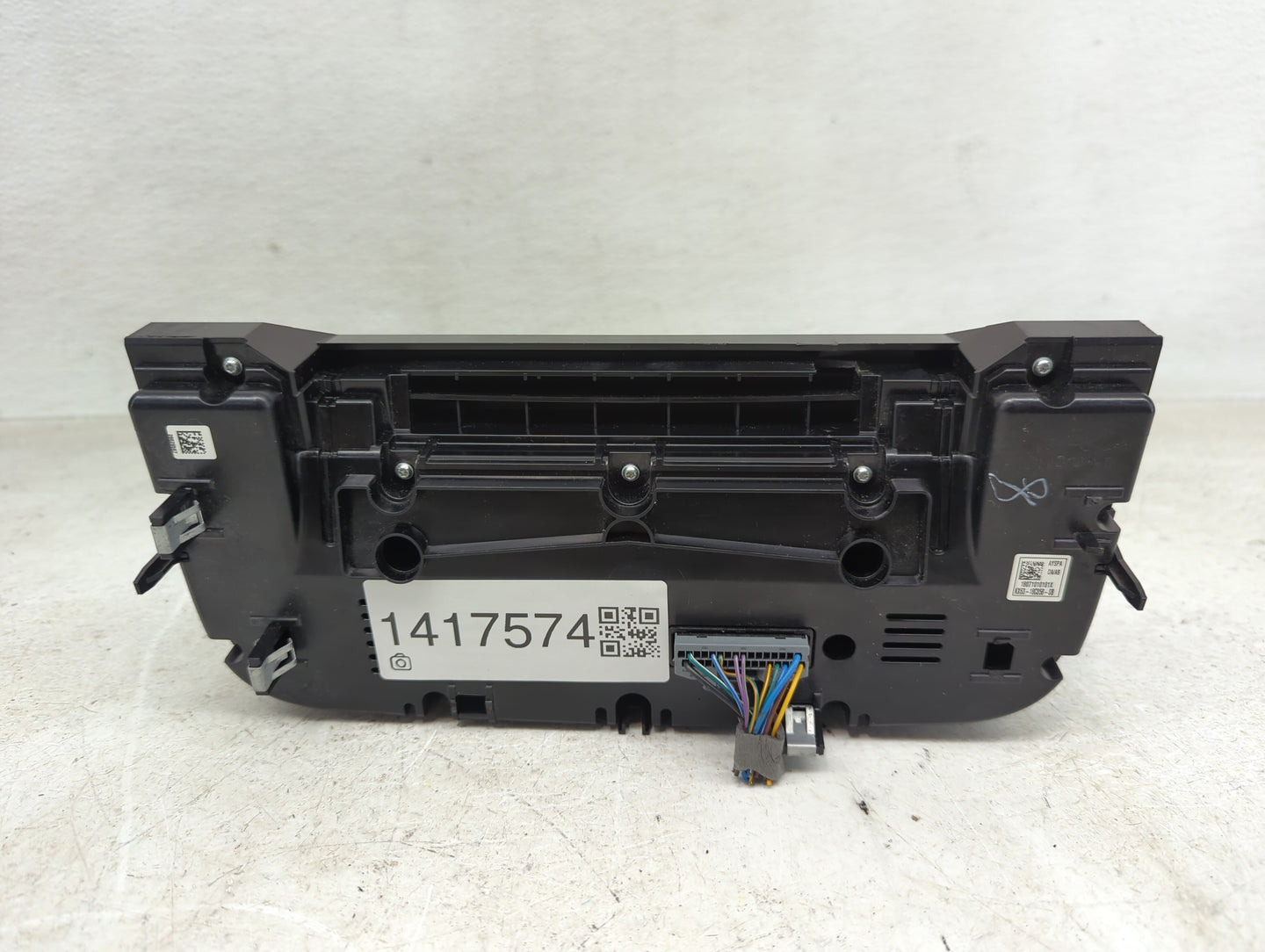 2018-2019 Jaguar Xf Climate Control Module Temperature AC/Heater Replacement P/N:KX63-18C858-SB Fits Fits 2018 2019 OEM Used
