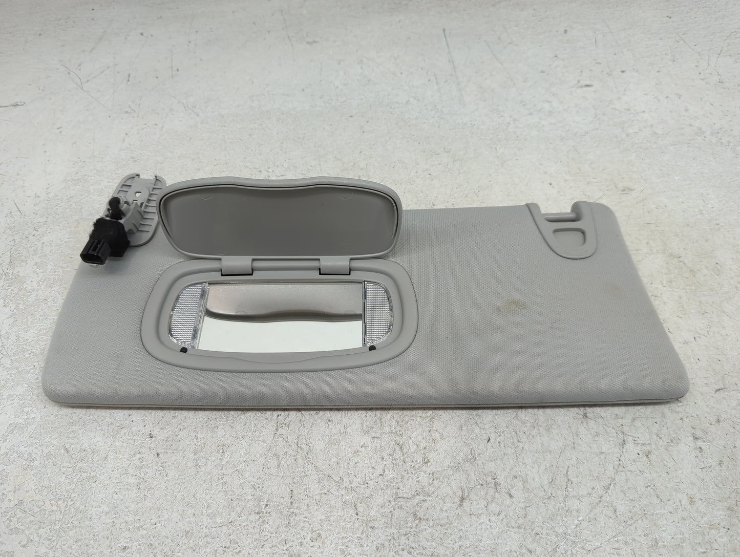 2019-2022 Jeep Cherokee Sun Visor Shade Replacement Driver Left Mirror Fits Fits 2019 2020 2021 2022 OEM Used Auto Parts - O