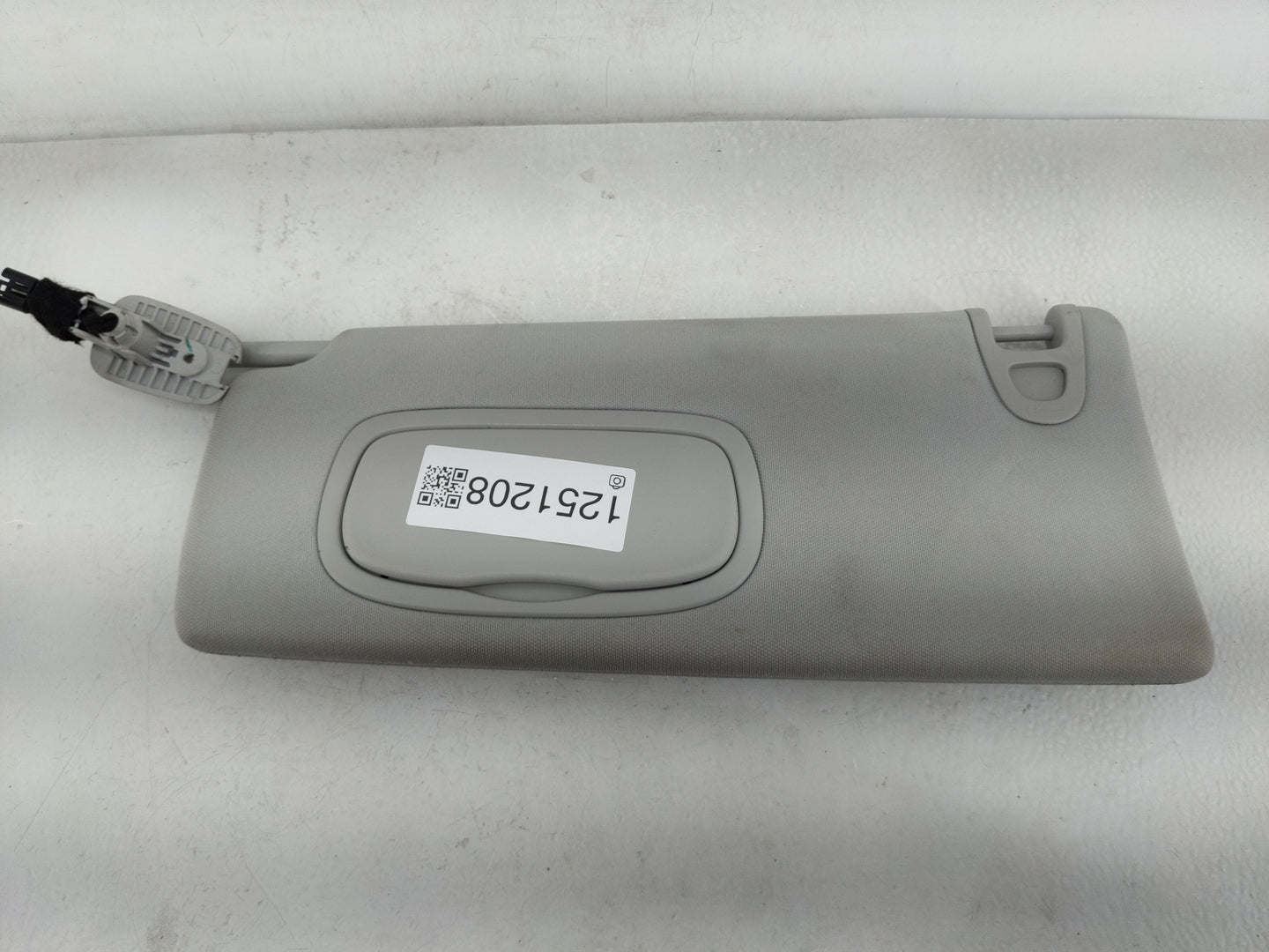 2020 Jeep Cherokee Sun Visor Shade Replacement Driver Left Mirror Fits OEM Used Auto Parts - Oemusedautoparts1.com