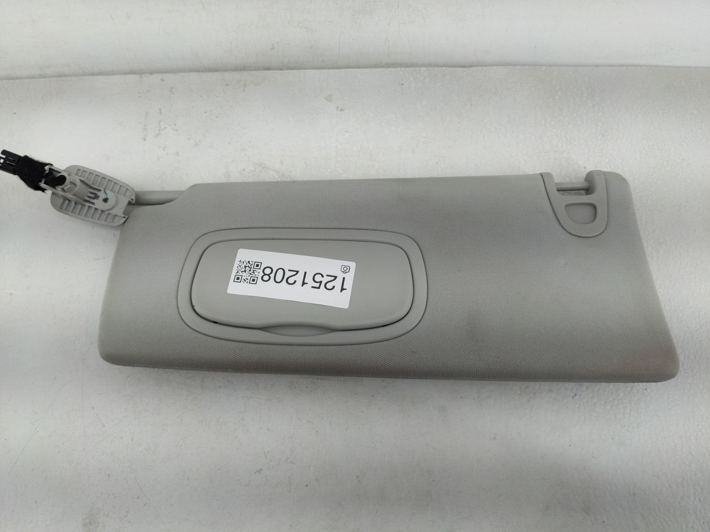 2020 Jeep Cherokee Sun Visor Shade Replacement Driver Left Mirror Fits OEM Used Auto Parts - Oemusedautoparts1.com