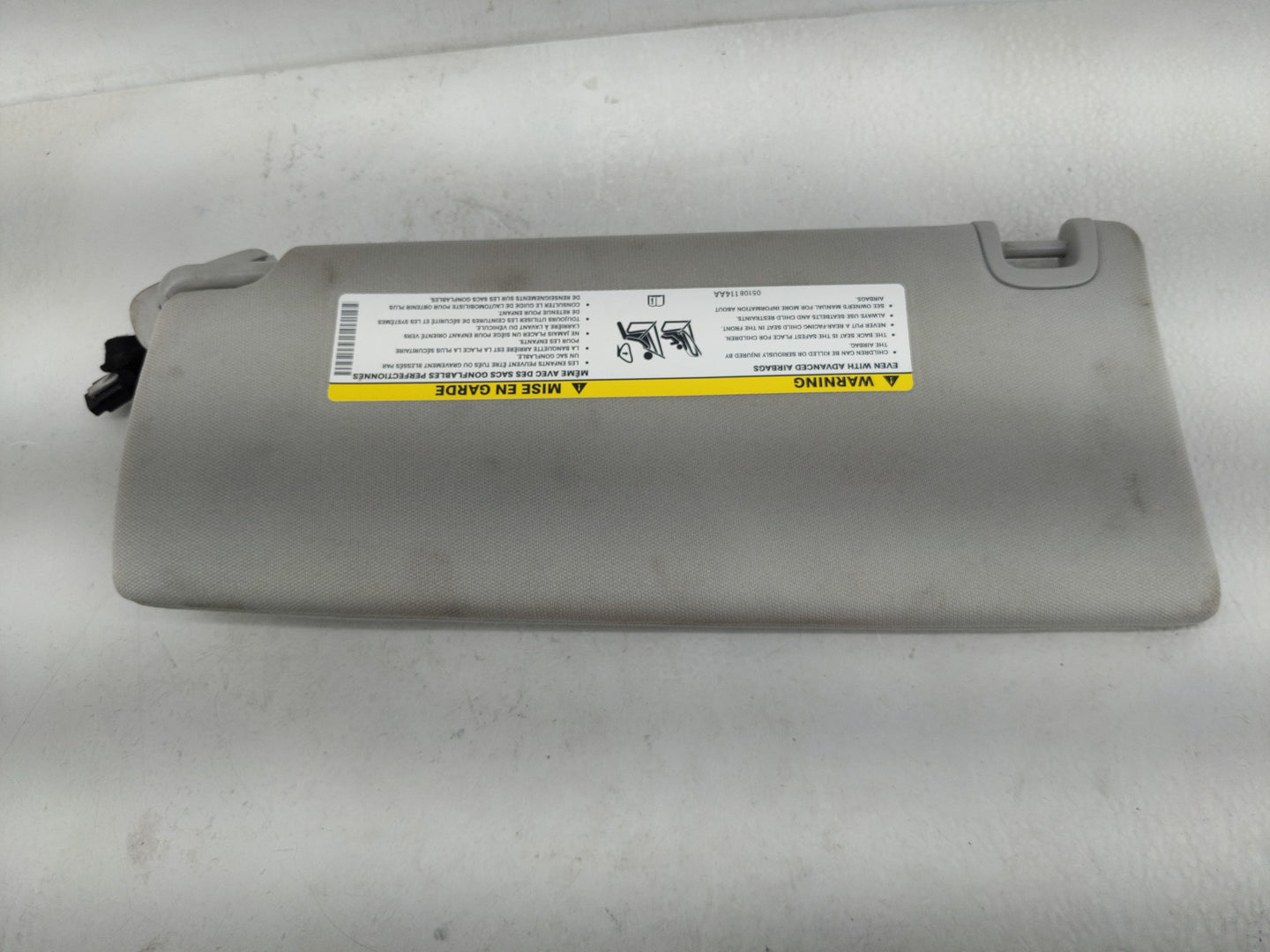 2019-2022 Jeep Cherokee Sun Visor Shade Replacement Passenger Right Mirror Fits Fits 2019 2020 2021 2022 OEM Used Auto Parts