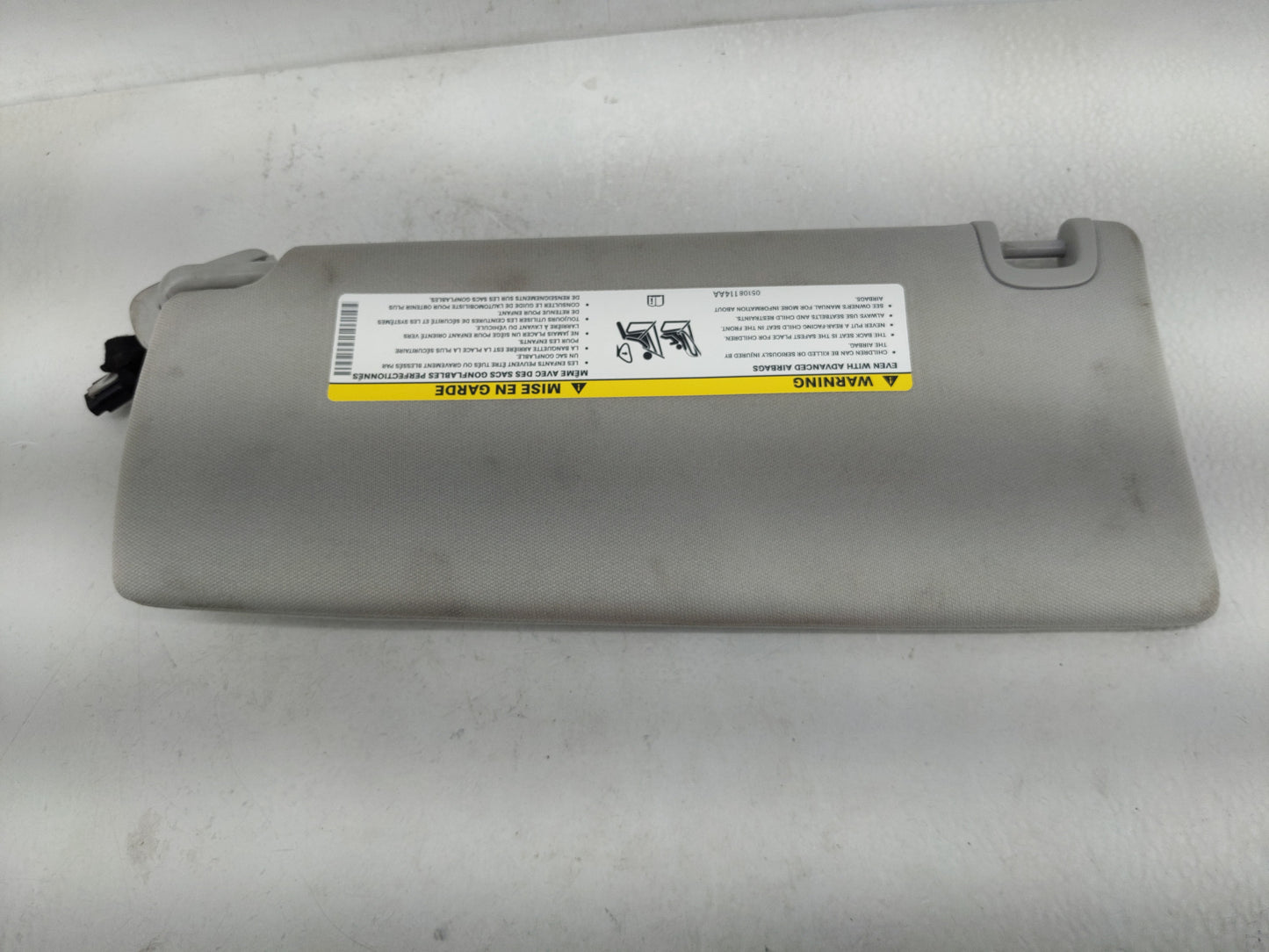2019-2022 Jeep Cherokee Sun Visor Shade Replacement Passenger Right Mirror Fits Fits 2019 2020 2021 2022 OEM Used Auto Parts