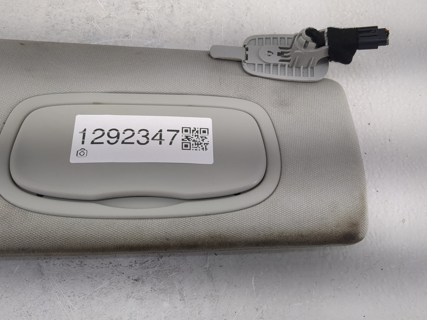 2019-2022 Jeep Cherokee Sun Visor Shade Replacement Passenger Right Mirror Fits Fits 2019 2020 2021 2022 OEM Used Auto Parts