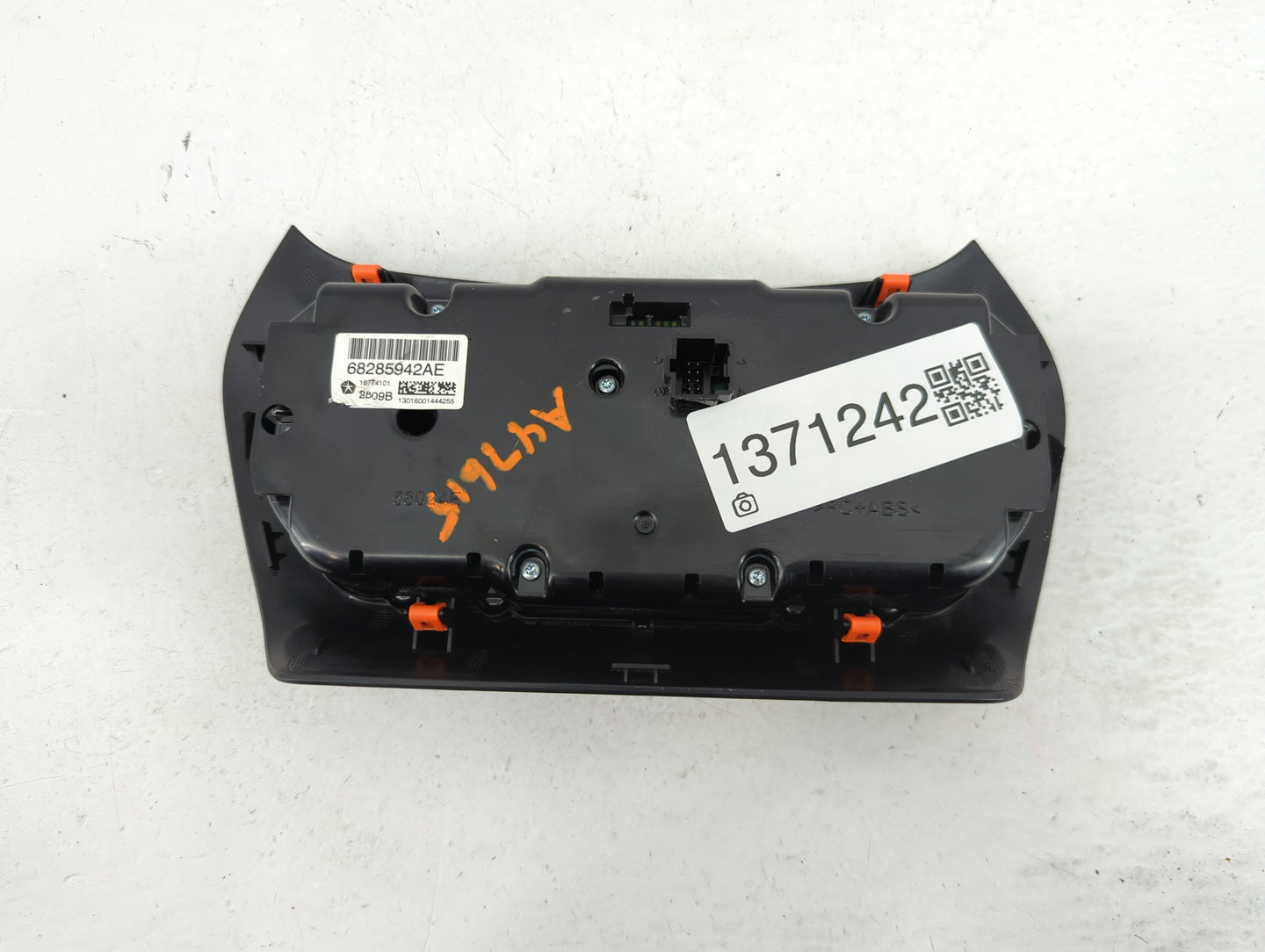 2019-2022 Jeep Cherokee Climate Control Module Temperature AC/Heater Replacement P/N:68285942AE Fits Fits 2019 2020 2021 202