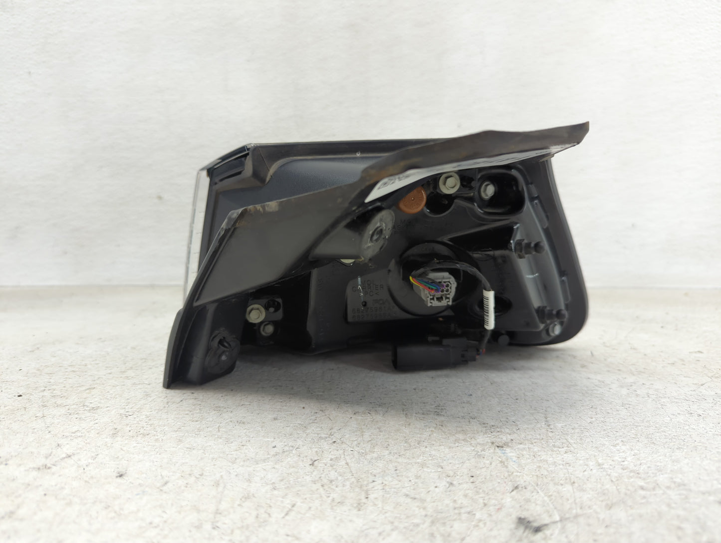 2019-2022 Jeep Cherokee Tail Light Assembly Driver Left OEM P/N:MLD6021719 MLD6021735 Fits Fits 2019 2020 2021 2022 OEM Used
