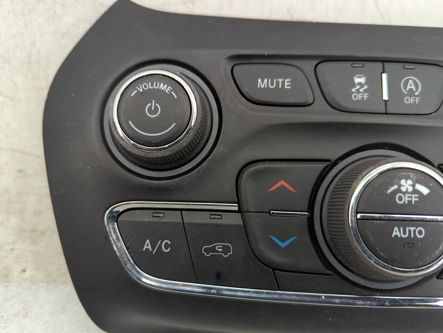 2019-2022 Jeep Cherokee Climate Control Module Temperature AC/Heater Replacement P/N:68285942AE Fits Fits 2019 2020 2021 202