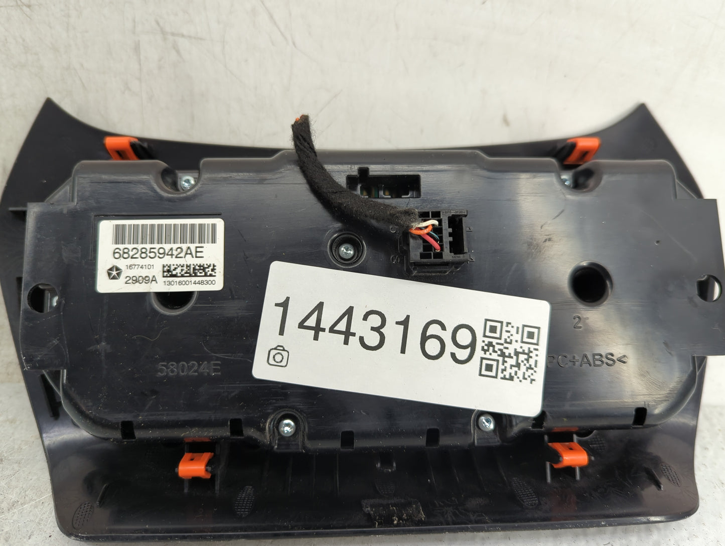 2019-2022 Jeep Cherokee Climate Control Module Temperature AC/Heater Replacement P/N:68285942AE Fits Fits 2019 2020 2021 202