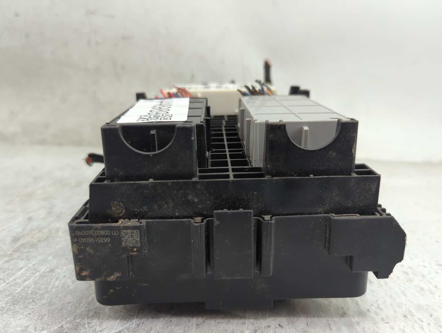2020-2021 Jeep Cherokee Fusebox Fuse Box Relay Module Tipm - Oemusedautoparts1.com