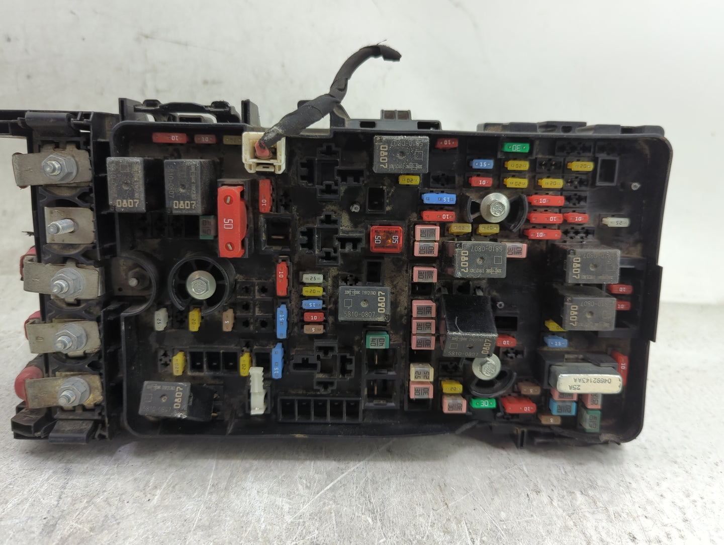 2020-2021 Jeep Cherokee Fusebox Fuse Box Relay Module Tipm - Oemusedautoparts1.com