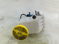 2019-2022 Jeep Cherokee Brake Master Cylinder 1490728 - Oemusedautoparts1.com