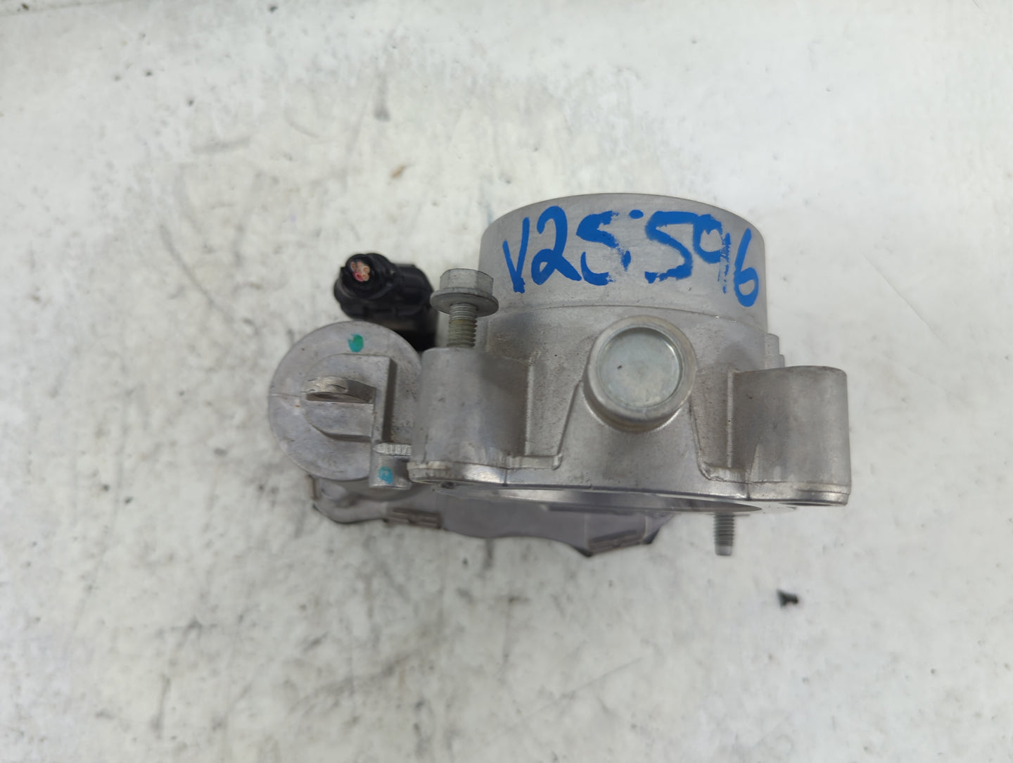 2020-2022 Jeep Cherokee Throttle Body P/N:04891970AC 05281796AC Fits Fits 2020 2021 2022 OEM Used Auto Parts - Oemusedautopa
