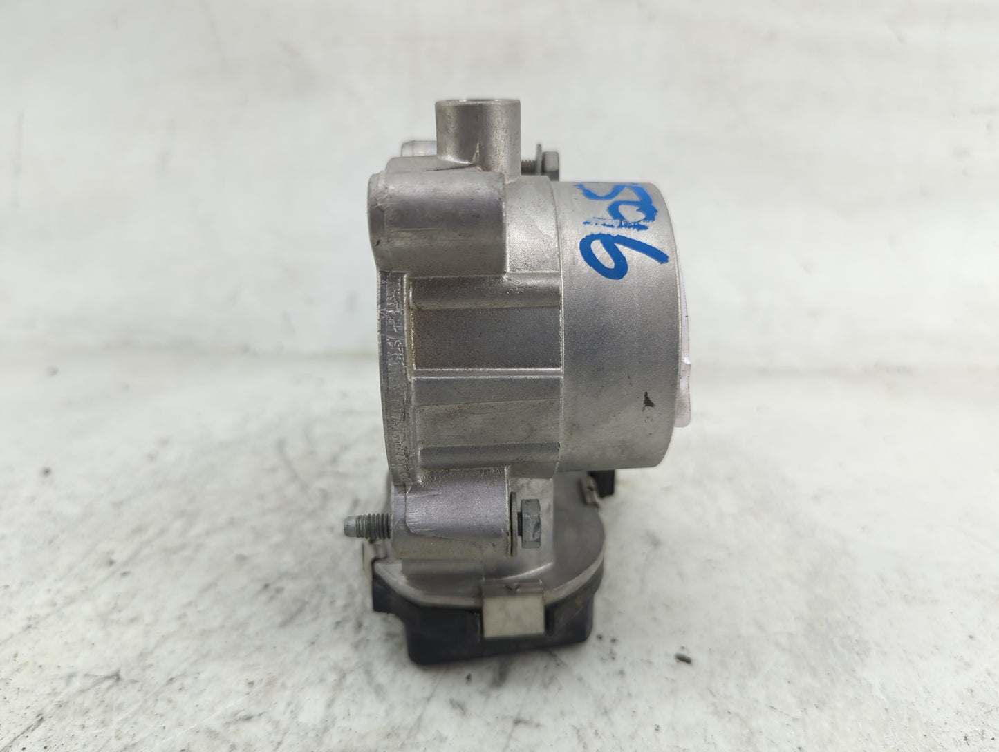 2020-2022 Jeep Cherokee Throttle Body P/N:04891970AC 05281796AC Fits Fits 2020 2021 2022 OEM Used Auto Parts - Oemusedautopa