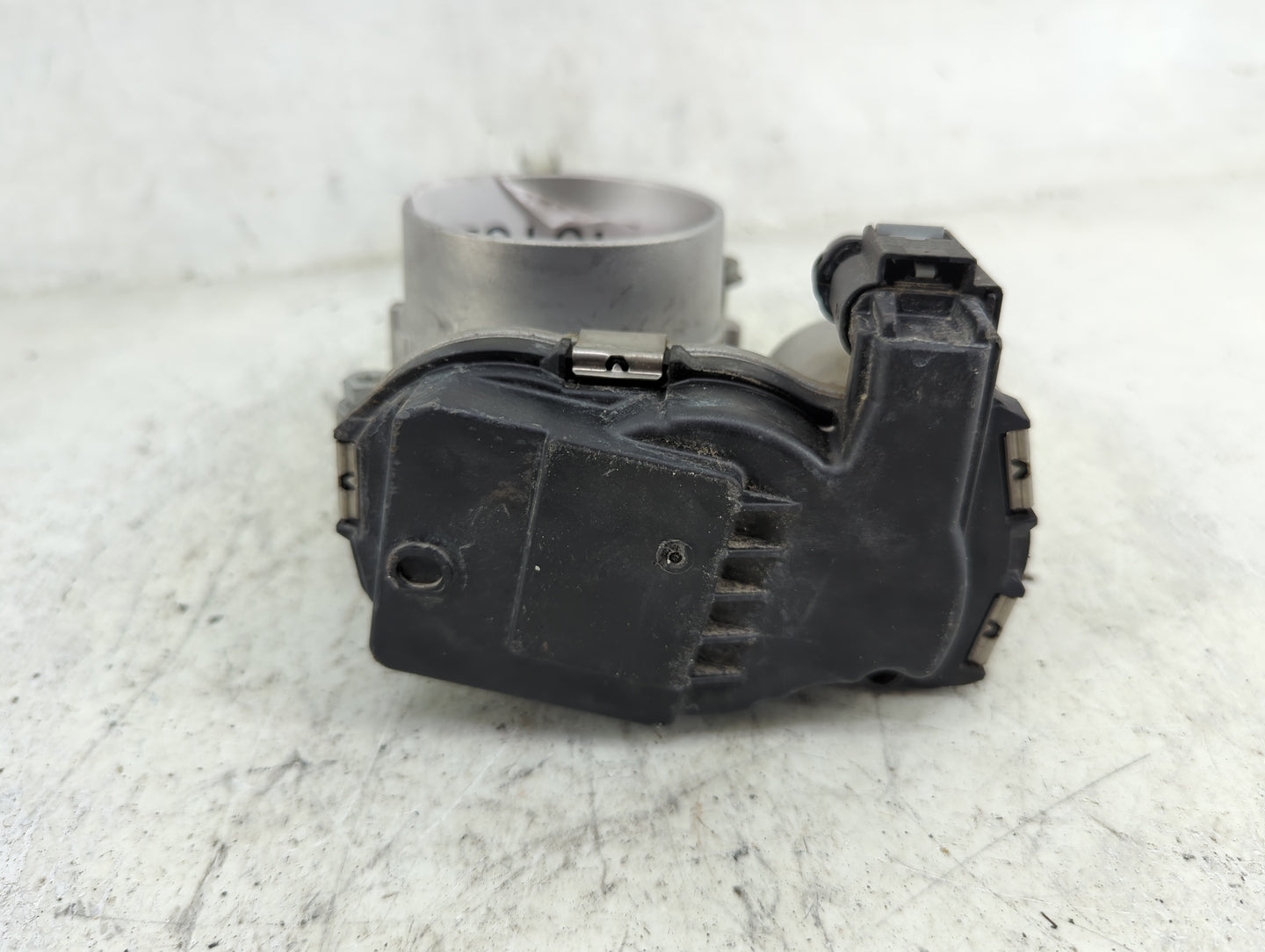 2020-2022 Jeep Cherokee Throttle Body P/N:04891970AC 05281796AC Fits Fits 2020 2021 2022 OEM Used Auto Parts - Oemusedautopa