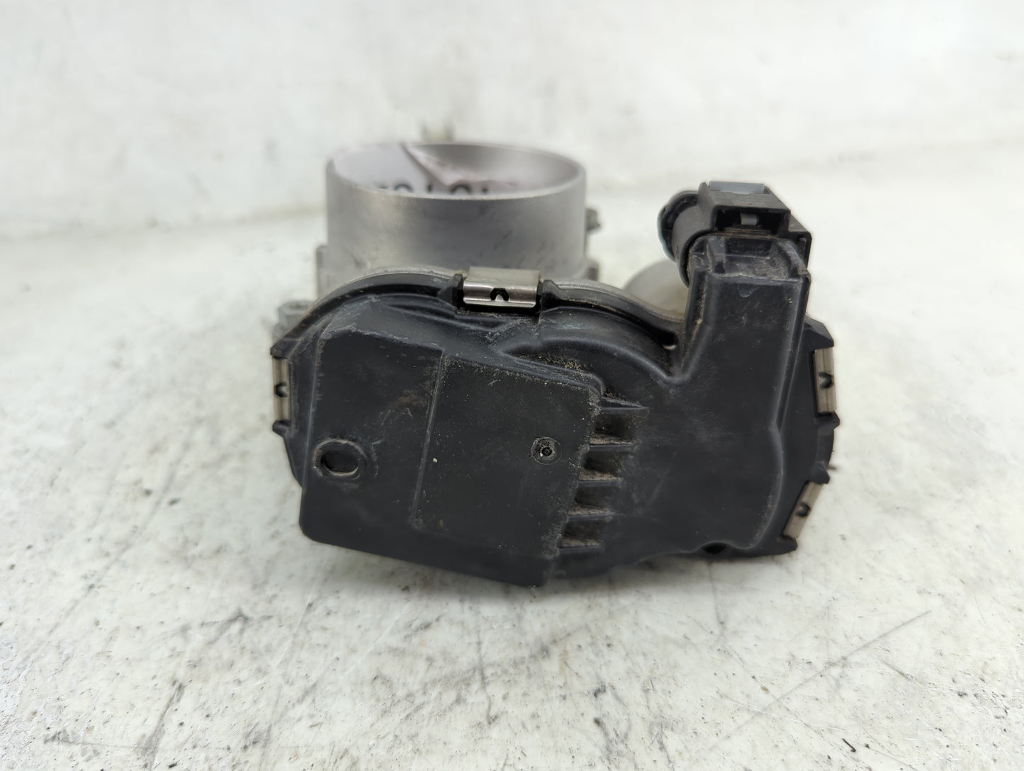 2020-2022 Jeep Cherokee Throttle Body P/N:04891970AC 05281796AC Fits Fits 2020 2021 2022 OEM Used Auto Parts - Oemusedautopa