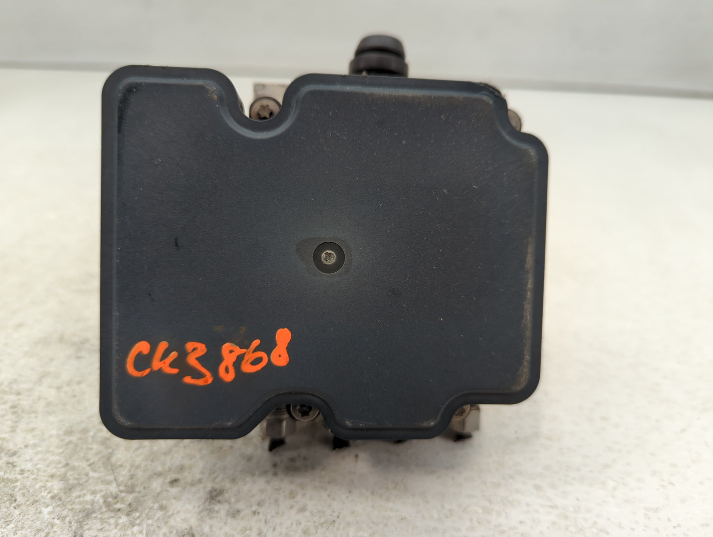 2020 Jeep Cherokee ABS Pump Control Module Replacement P/N:68466260AA Fits OEM Used Auto Parts - Oemusedautoparts1.com