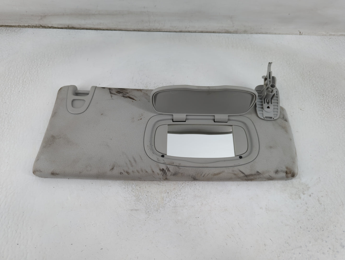2019-2022 Jeep Cherokee Sun Visor Shade Replacement Passenger Right Mirror Fits Fits 2019 2020 2021 2022 OEM Used Auto Parts