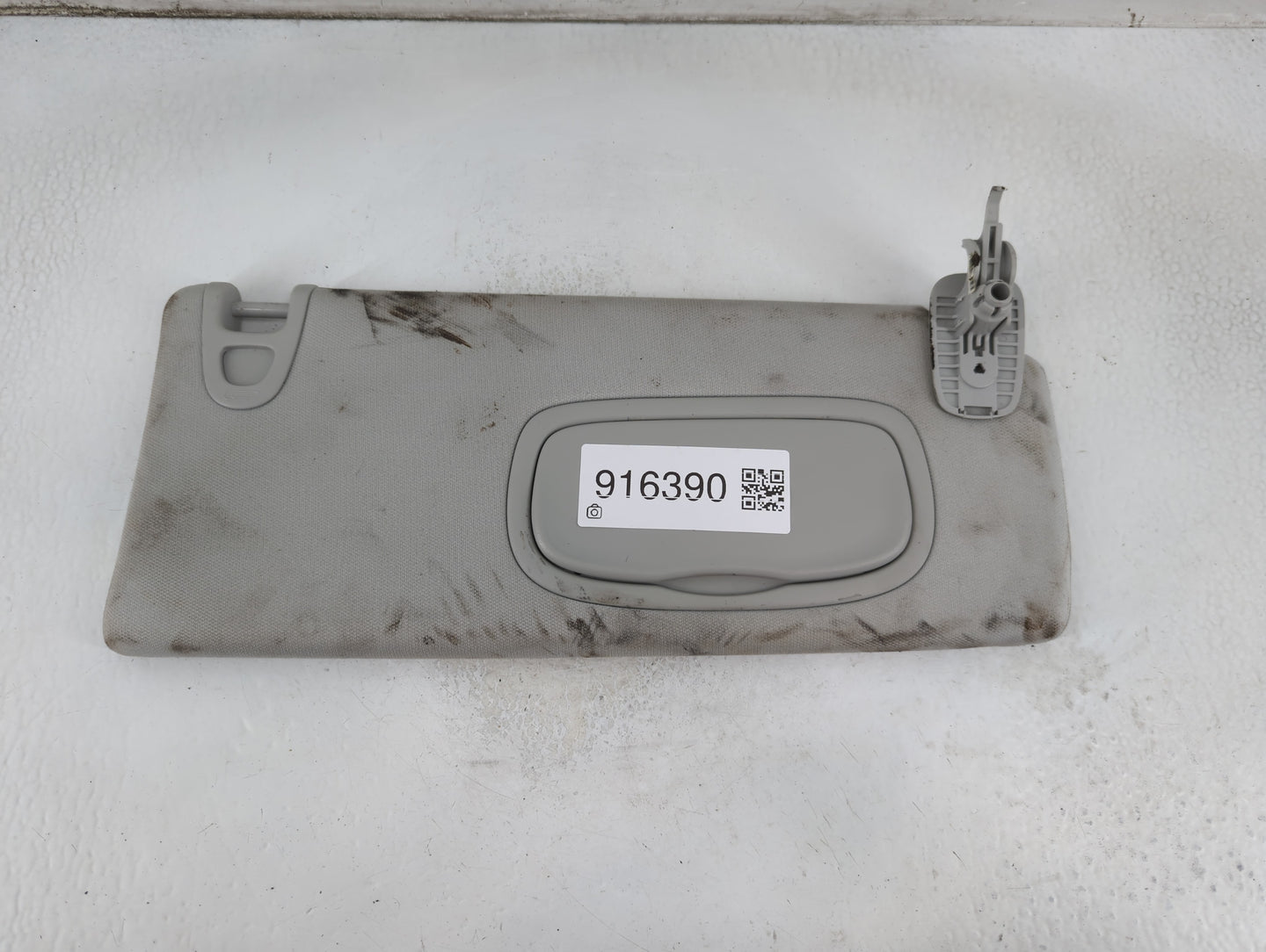 2019-2022 Jeep Cherokee Sun Visor Shade Replacement Passenger Right Mirror Fits Fits 2019 2020 2021 2022 OEM Used Auto Parts