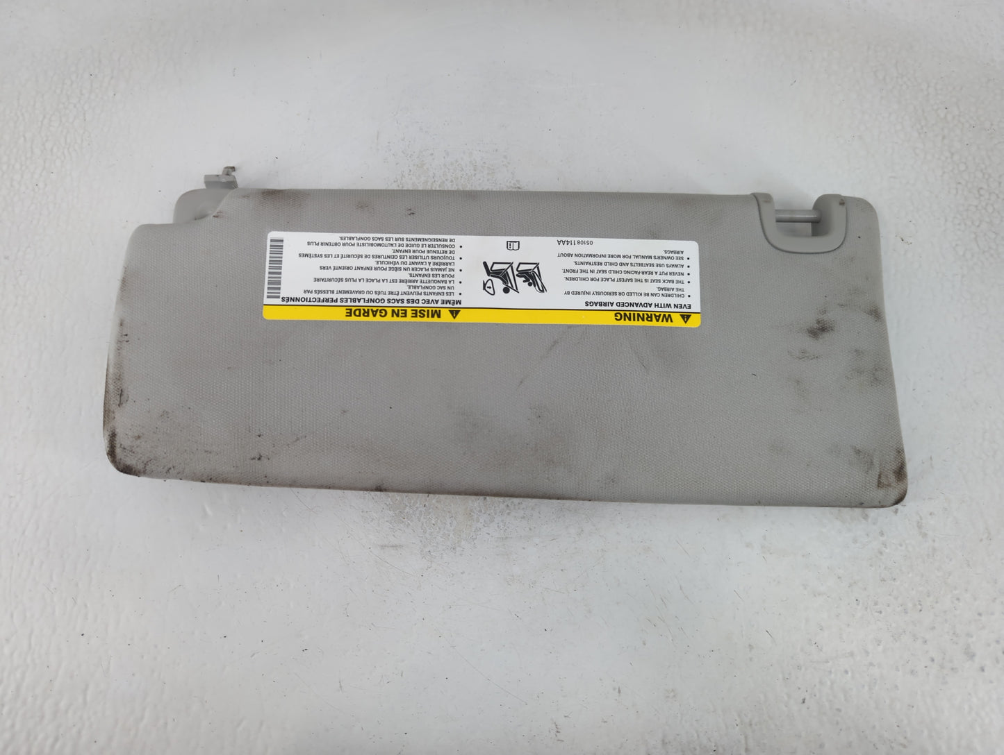 2019-2022 Jeep Cherokee Sun Visor Shade Replacement Passenger Right Mirror Fits Fits 2019 2020 2021 2022 OEM Used Auto Parts