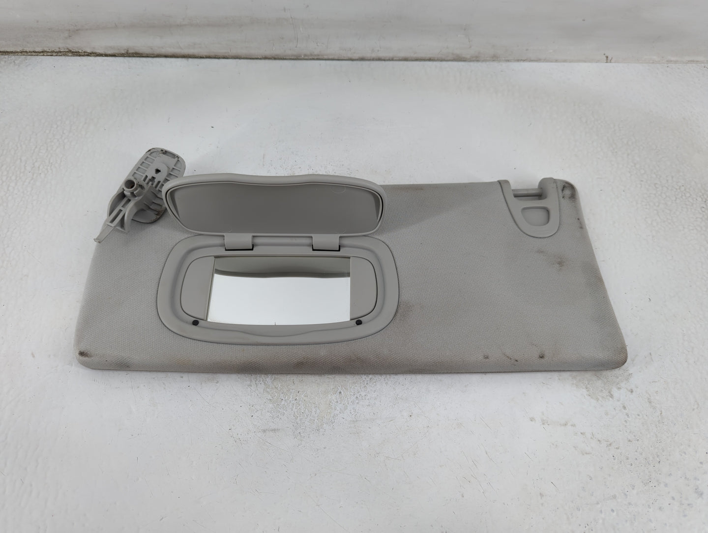 2019-2022 Jeep Cherokee Sun Visor Shade Replacement Passenger Right Mirror Fits Fits 2019 2020 2021 2022 OEM Used Auto Parts