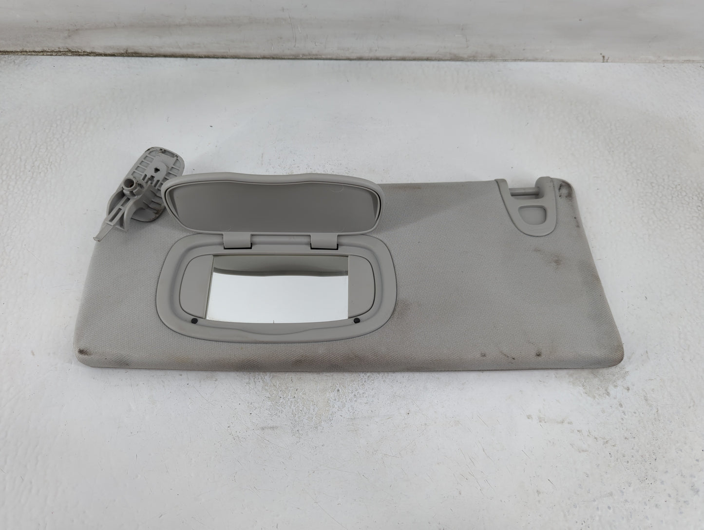 2019-2022 Jeep Cherokee Sun Visor Shade Replacement Passenger Right Mirror Fits Fits 2019 2020 2021 2022 OEM Used Auto Parts