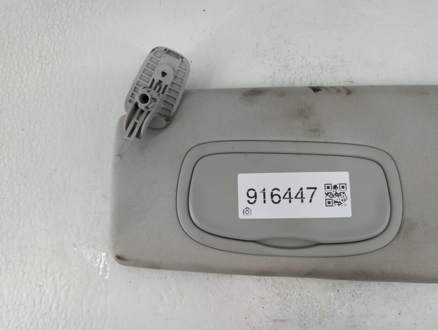 2019-2022 Jeep Cherokee Sun Visor Shade Replacement Passenger Right Mirror Fits Fits 2019 2020 2021 2022 OEM Used Auto Parts