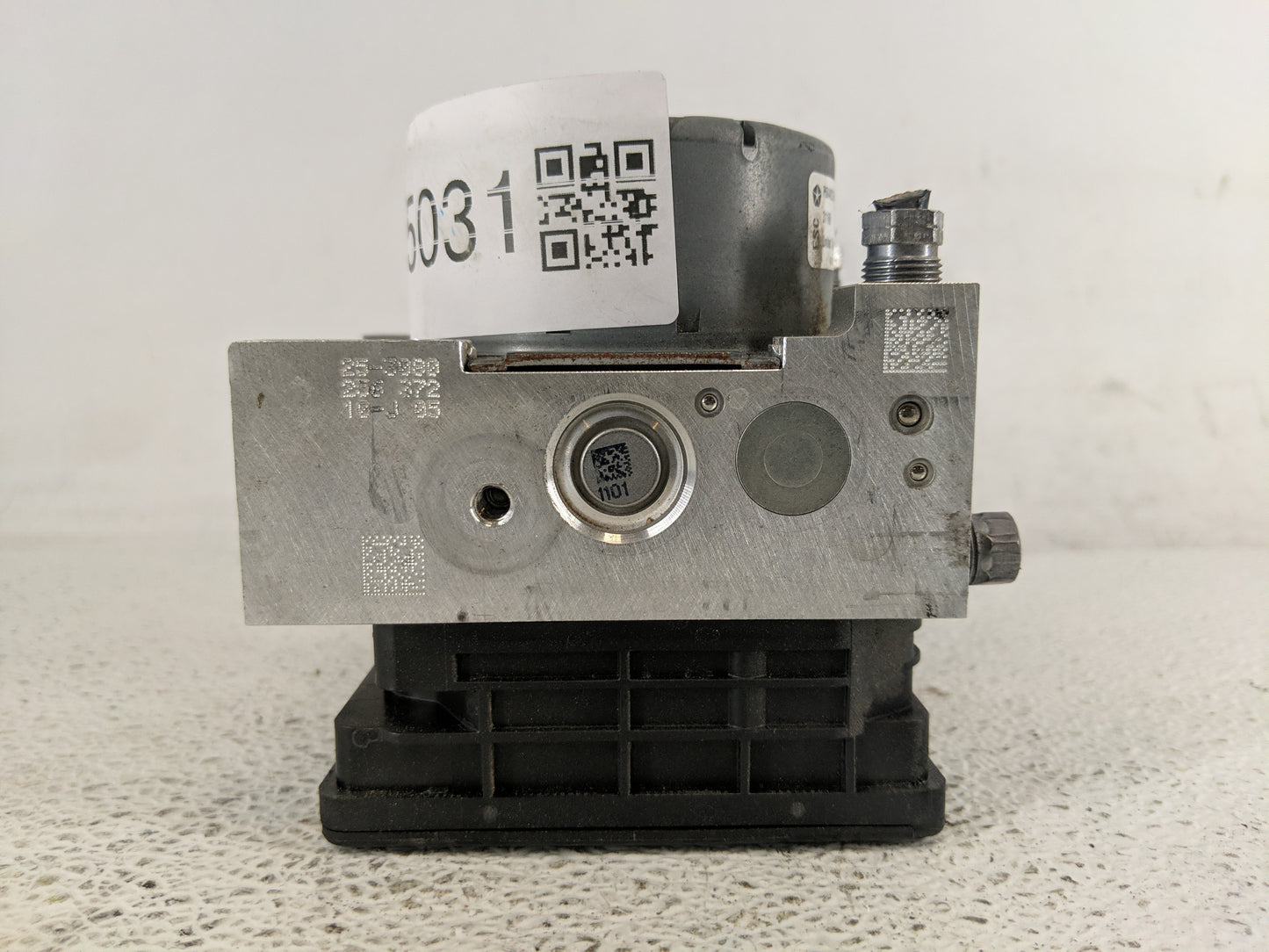2020 Jeep Compass ABS Pump Control Module Replacement P/N:P68485883AA Fits OEM Used Auto Parts - Oemusedautoparts1.com