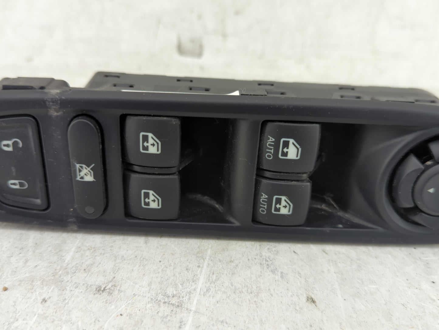 2020 Jeep Compass Master Power Window Switch Replacement Driver Side Left P/N:6BZ27LXHAA Fits OEM Used Auto Parts - Oemuseda