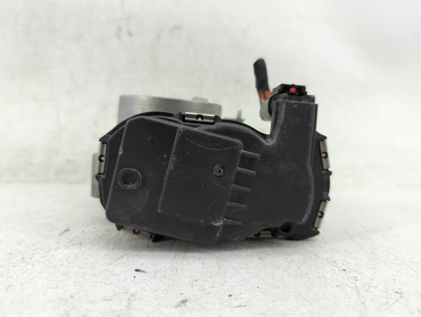 2017-2022 Jeep Compass Throttle Body P/N:04891970AC Fits Fits 2014 2015 2016 2017 2018 2019 2020 2021 2022 OEM Used Auto Par