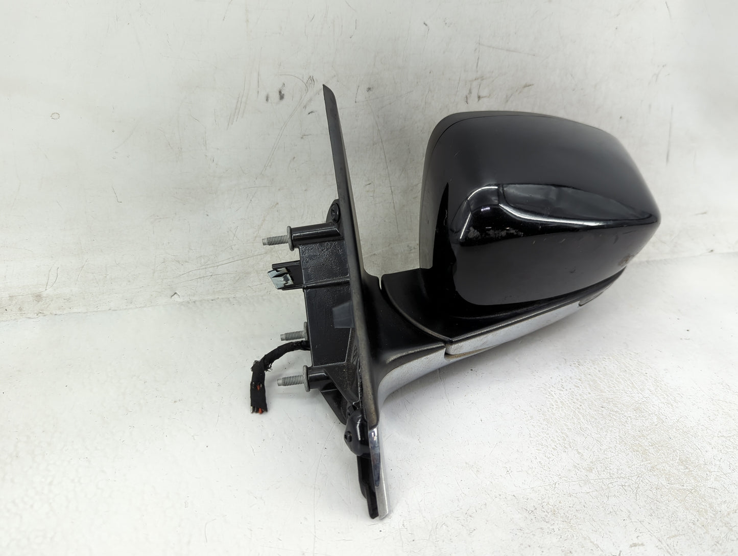 2020 Jeep Compass Driver Side View Mirror - Left Door Mirror OEM Used - Oemusedautoparts1.com
