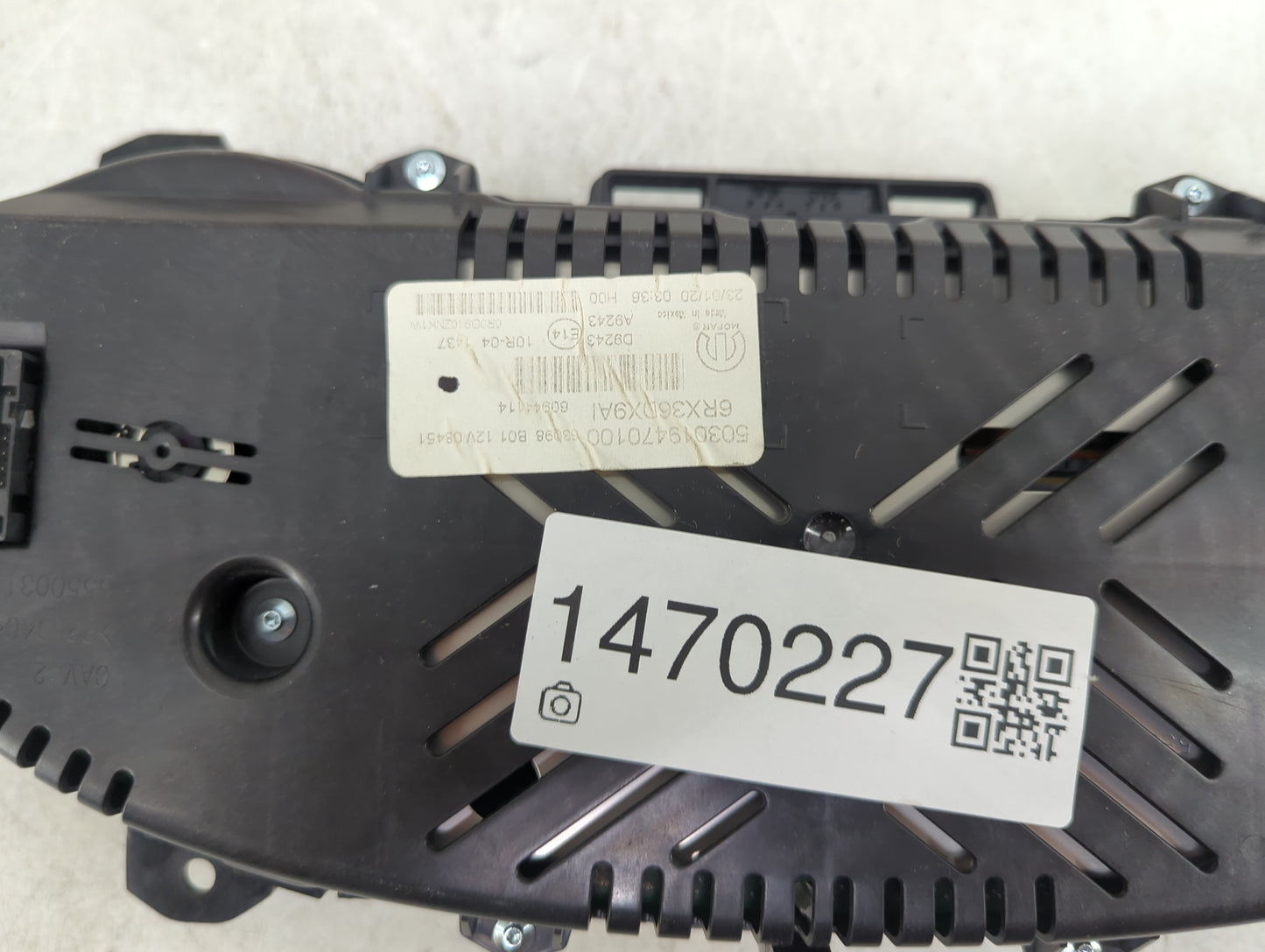 2020 Jeep Compass Instrument Cluster Speedometer Gauges P/N:50301547010D 6RX36DX9A1 Miles:42K Fits OEM Used Auto Parts - Oem