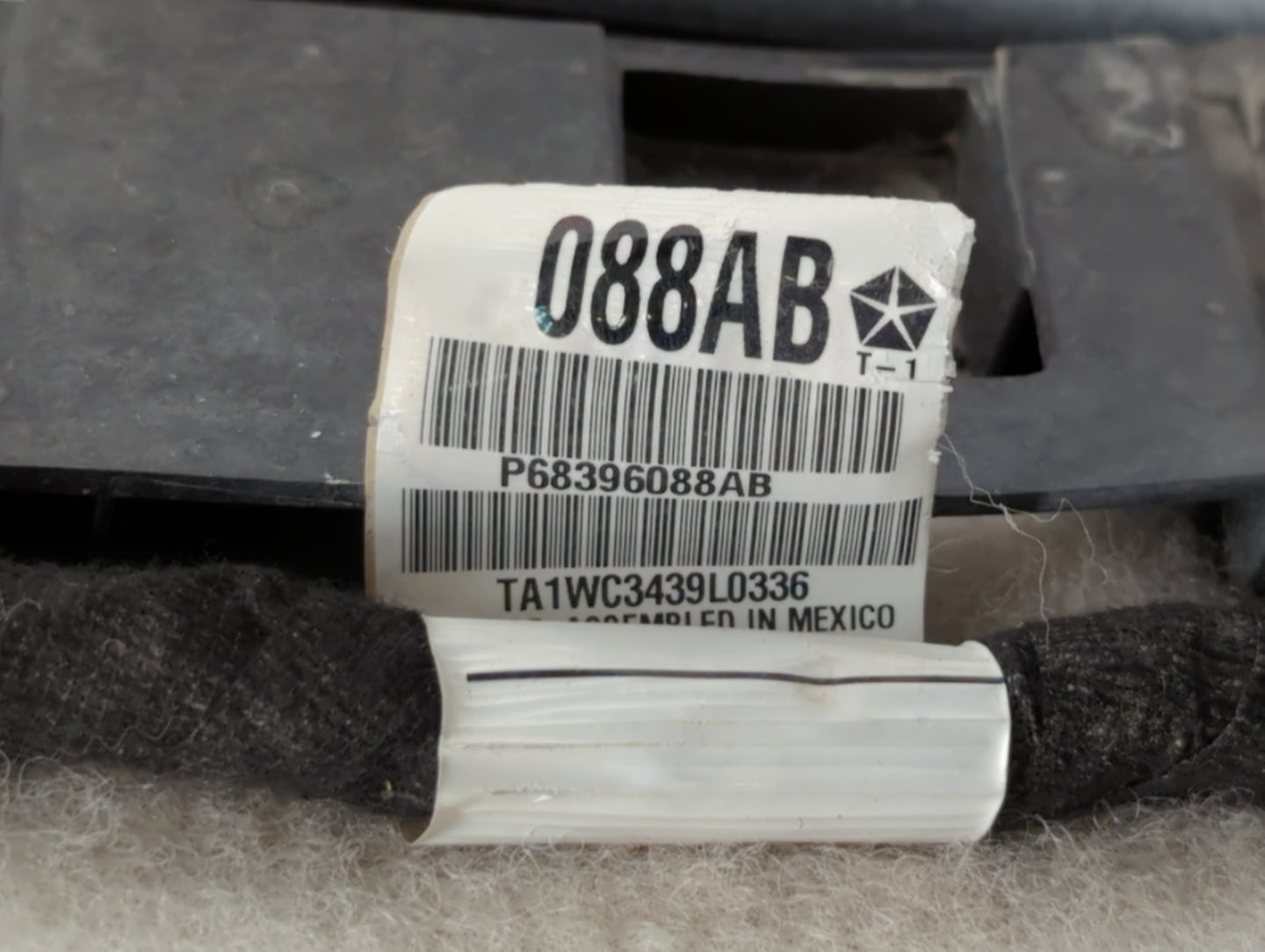 2020 Jeep Compass CENTER CONSOLE - Oemusedautoparts1.com