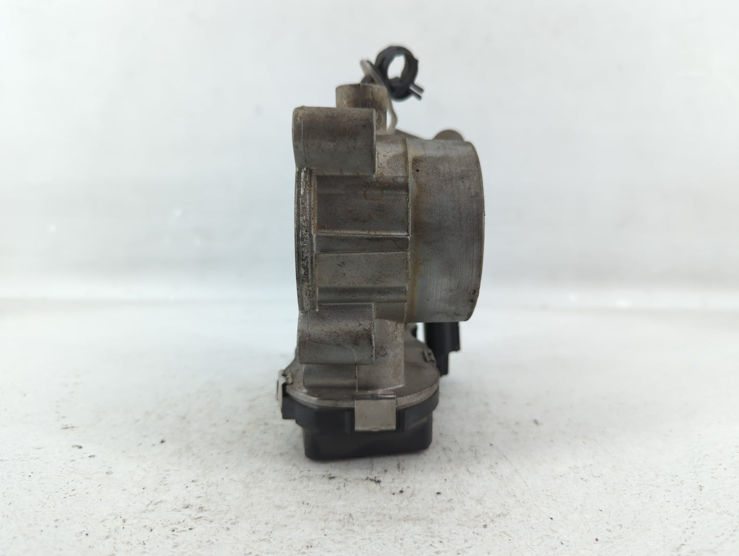 2017-2022 Jeep Compass Throttle Body P/N:04891970AC Fits Fits 2014 2015 2016 2017 2018 2019 2020 2021 2022 OEM Used Auto Par