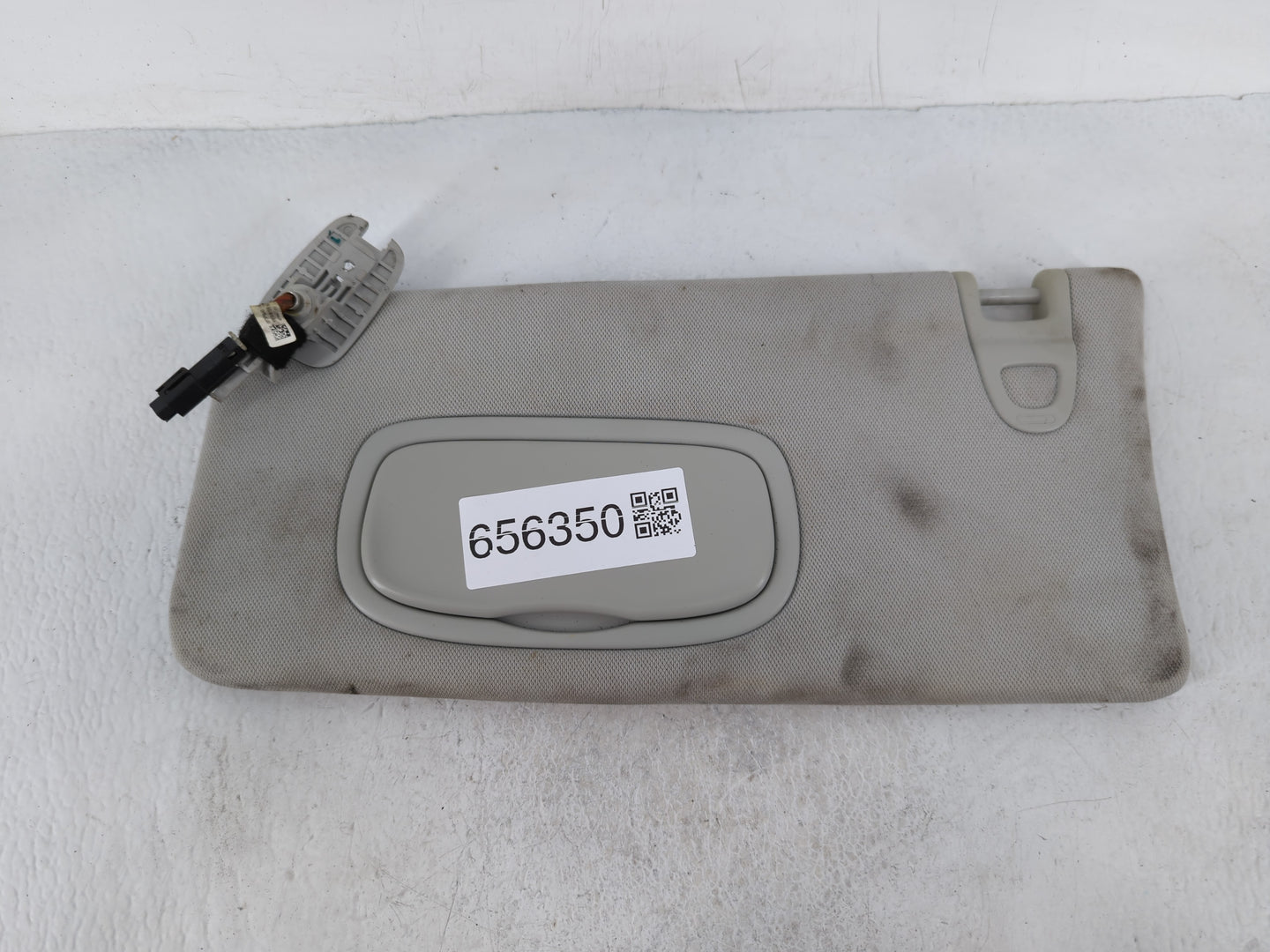 2020 Jeep Compass Sun Visor Shade Replacement Driver Left Mirror Fits OEM Used Auto Parts - Oemusedautoparts1.com