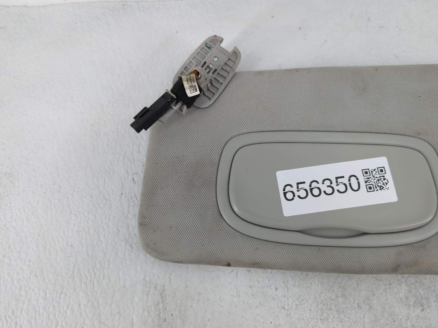 2020 Jeep Compass Sun Visor Shade Replacement Driver Left Mirror Fits OEM Used Auto Parts - Oemusedautoparts1.com