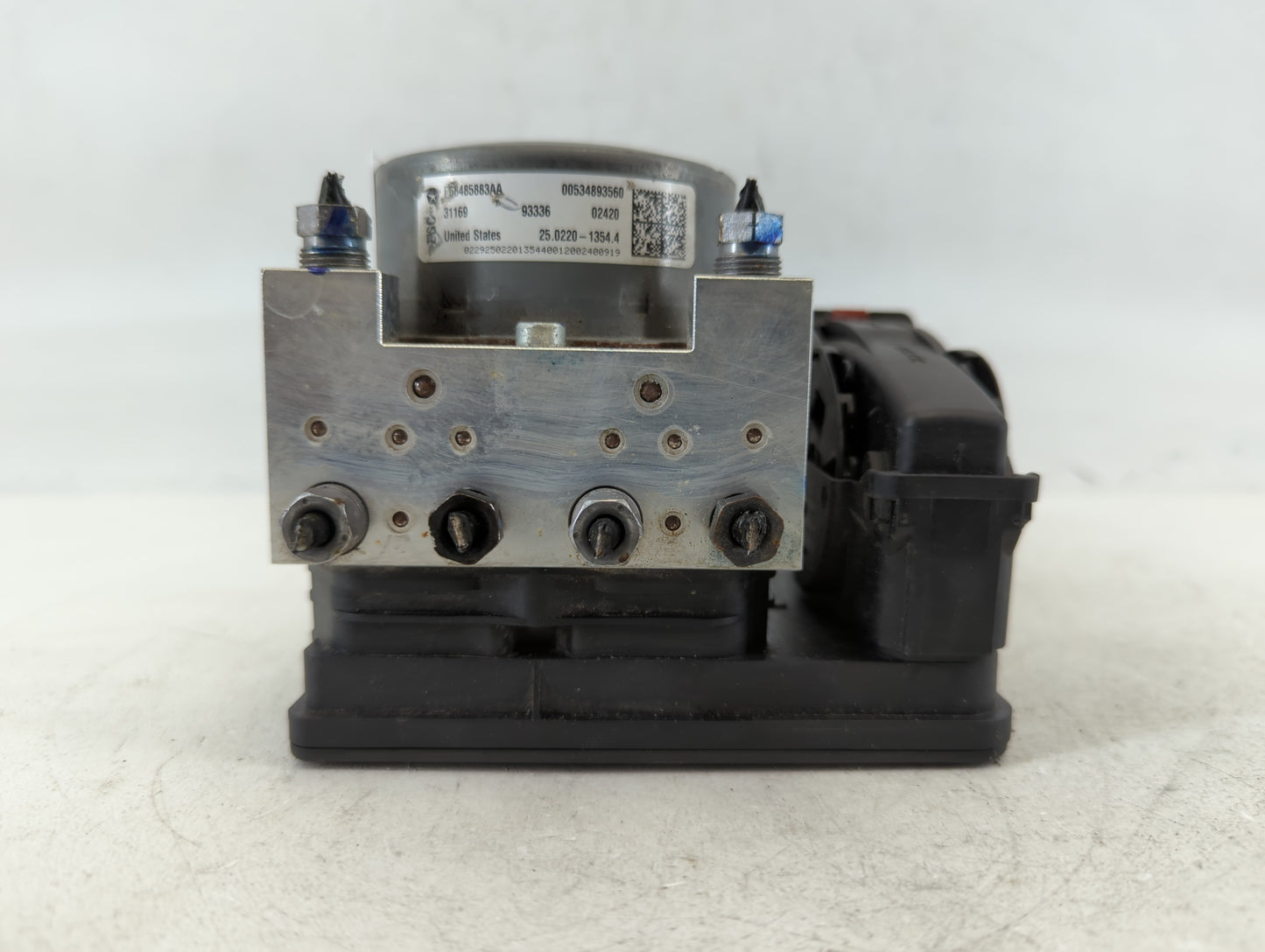 2020 Jeep Compass ABS Pump Control Module Replacement P/N:P68485883AA Fits OEM Used Auto Parts - Oemusedautoparts1.com