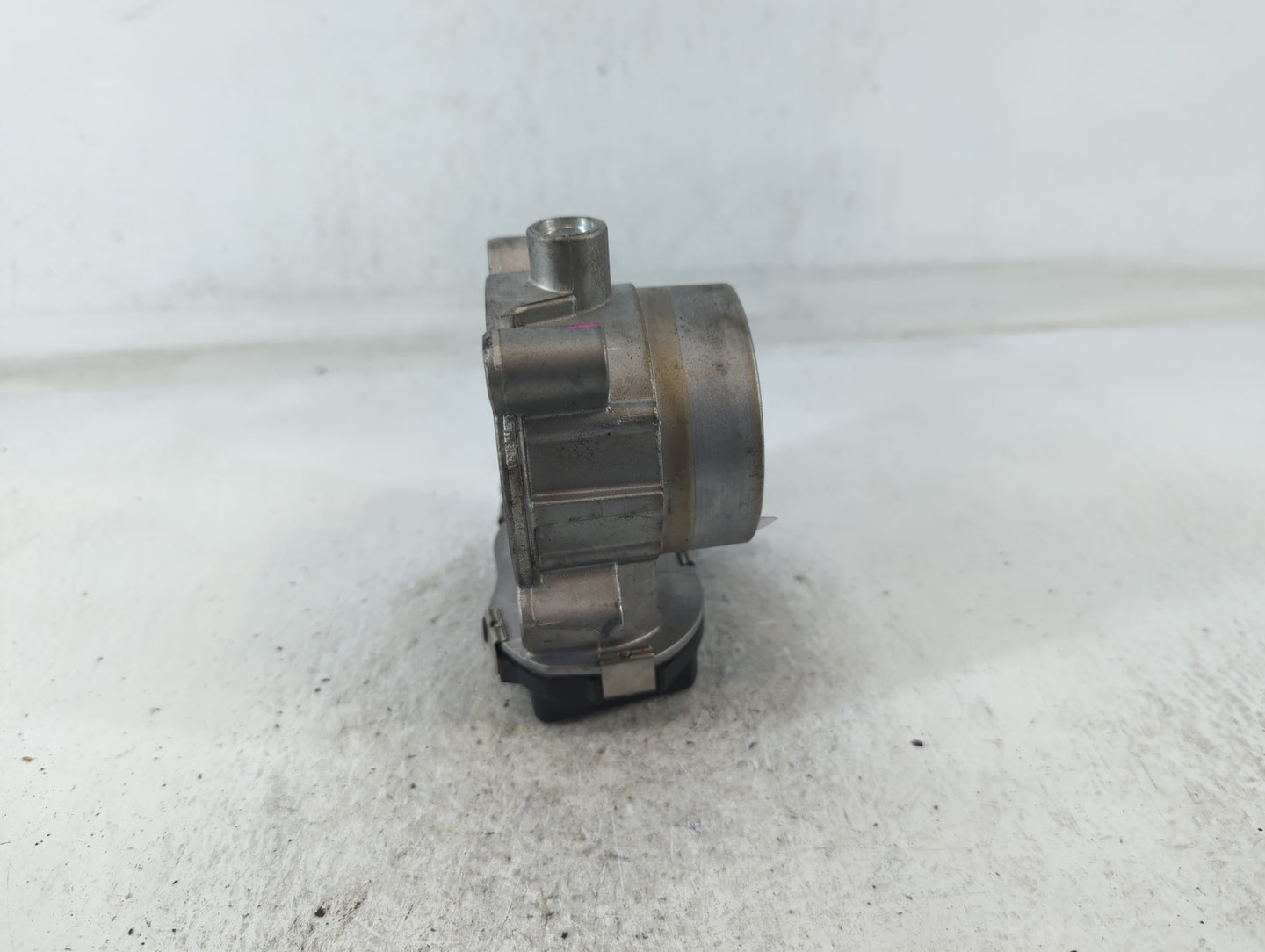 2017-2022 Jeep Compass Throttle Body P/N:04891970A0 Fits Fits 2014 2015 2016 2017 2018 2019 2020 2021 2022 OEM Used Auto Par