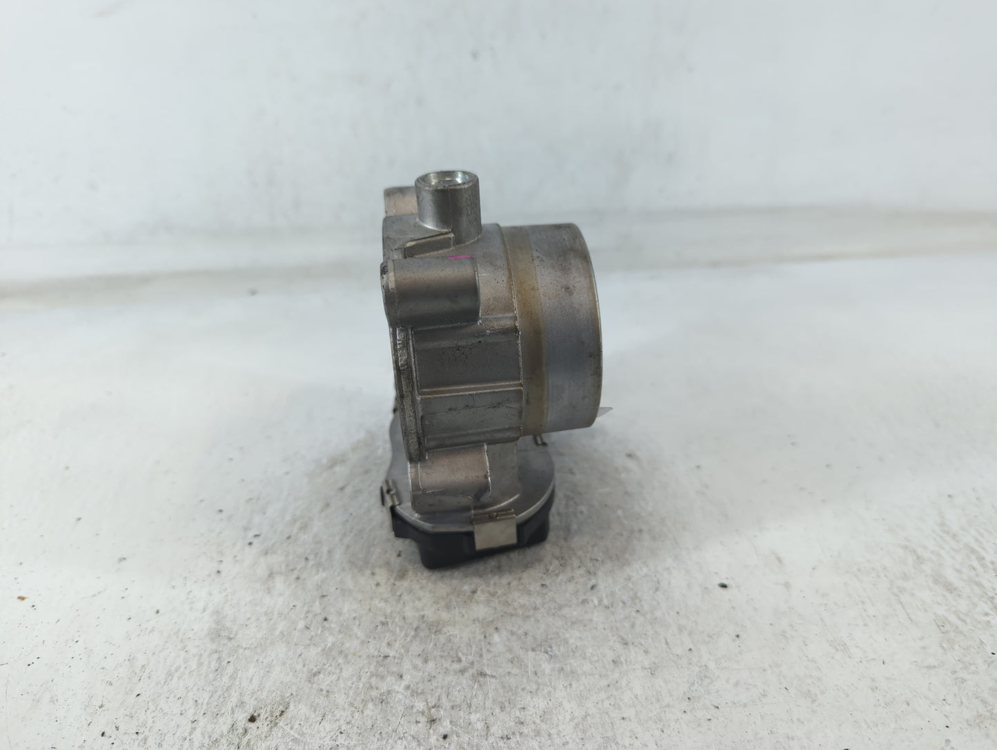2017-2022 Jeep Compass Throttle Body P/N:04891970A0 Fits Fits 2014 2015 2016 2017 2018 2019 2020 2021 2022 OEM Used Auto Par