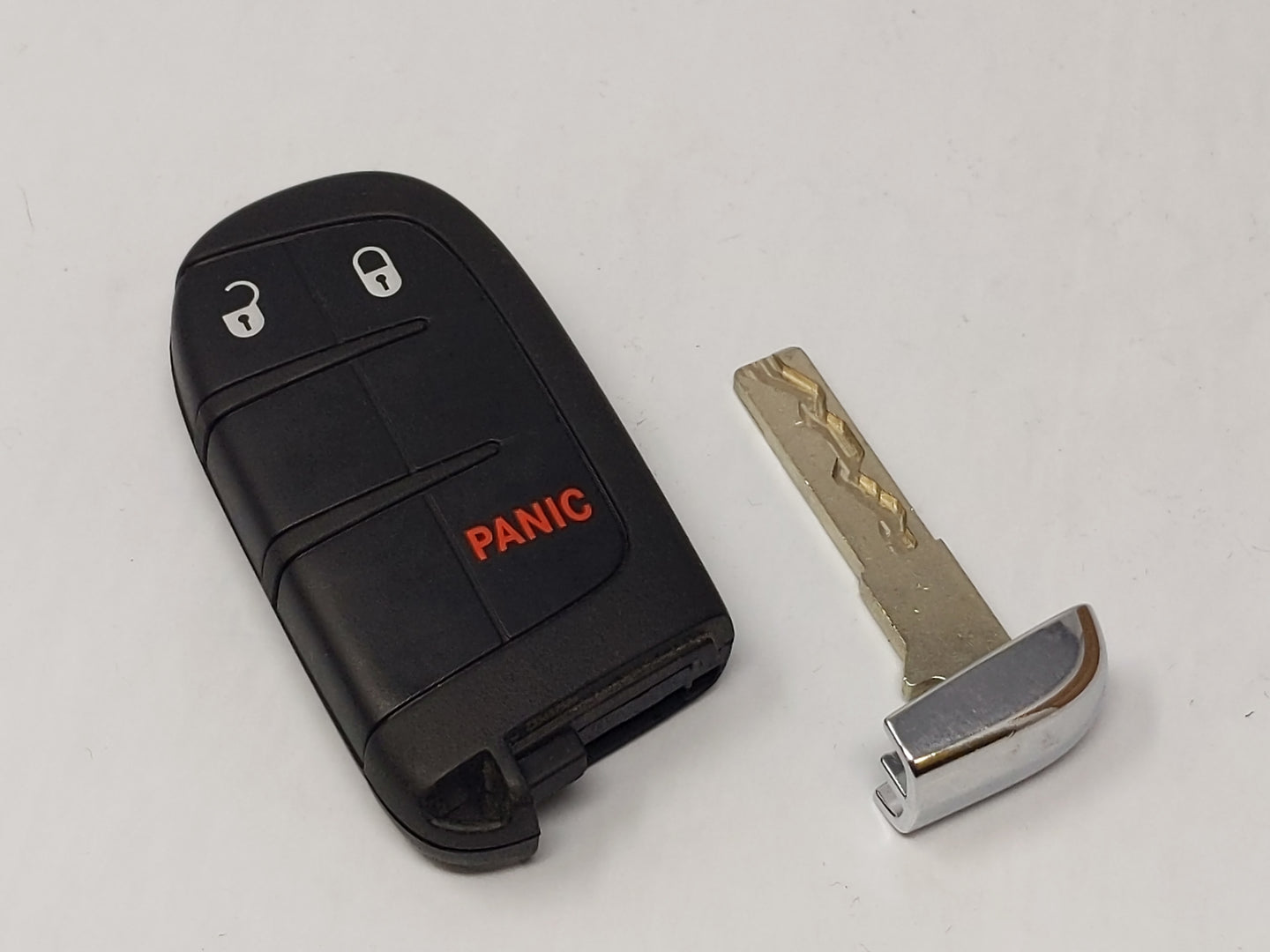Jeep Renegade Keyless Entry Remote M3n-40821302 A2c1235620304 735657526 - Oemusedautoparts1.com