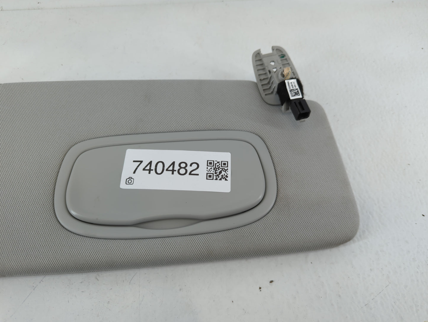 2020 Jeep Compass Sun Visor Shade Replacement Passenger Right Mirror Fits OEM Used Auto Parts - Oemusedautoparts1.com