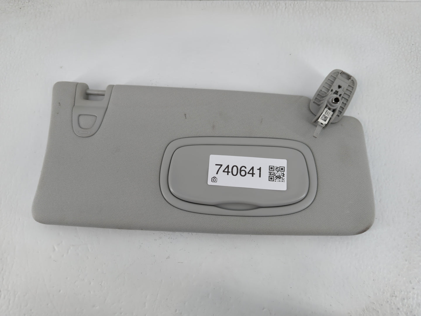 2020 Jeep Compass Sun Visor Shade Replacement Passenger Right Mirror Fits OEM Used Auto Parts - Oemusedautoparts1.com