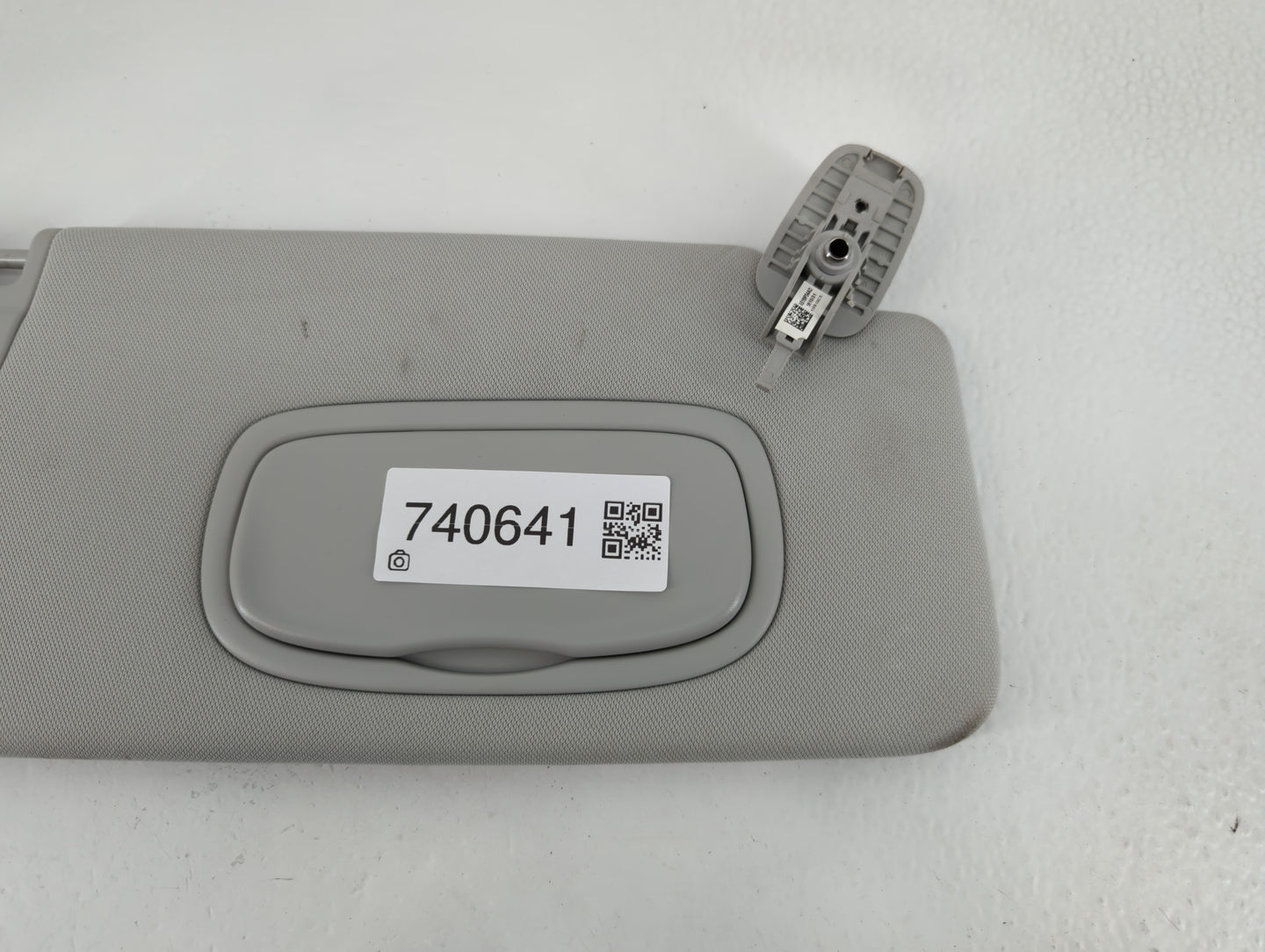 2020 Jeep Compass Sun Visor Shade Replacement Passenger Right Mirror Fits OEM Used Auto Parts - Oemusedautoparts1.com