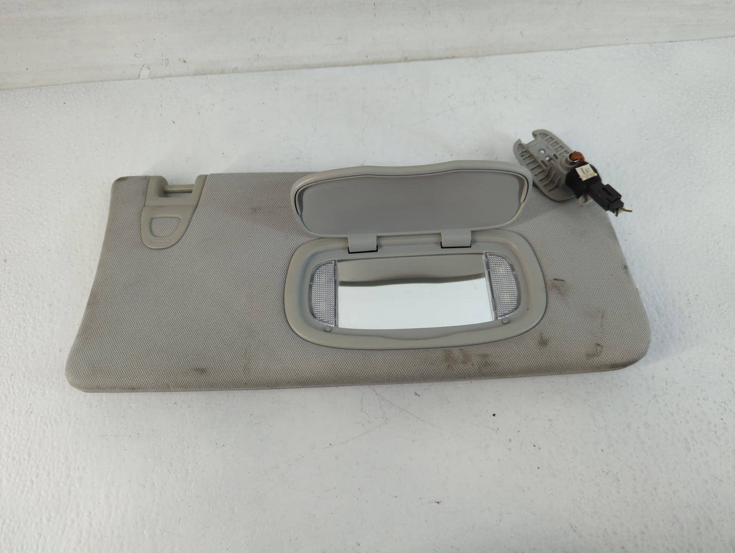 2020 Jeep Compass Sun Visor Shade Replacement Passenger Right Mirror Fits OEM Used Auto Parts - Oemusedautoparts1.com