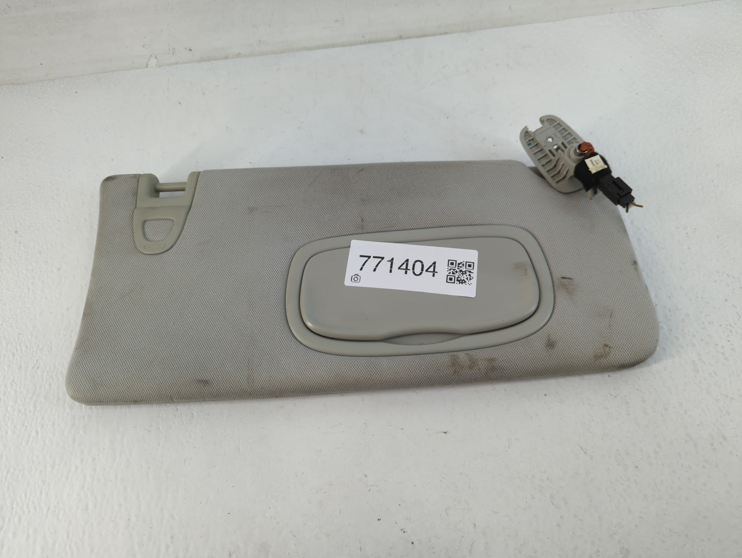 2020 Jeep Compass Sun Visor Shade Replacement Passenger Right Mirror Fits OEM Used Auto Parts - Oemusedautoparts1.com