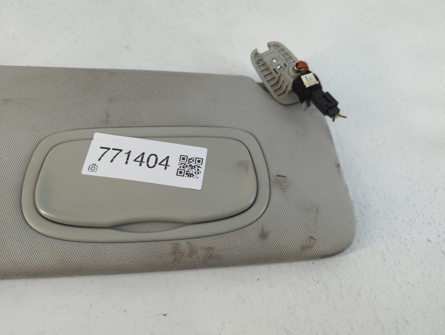 2020 Jeep Compass Sun Visor Shade Replacement Passenger Right Mirror Fits OEM Used Auto Parts - Oemusedautoparts1.com