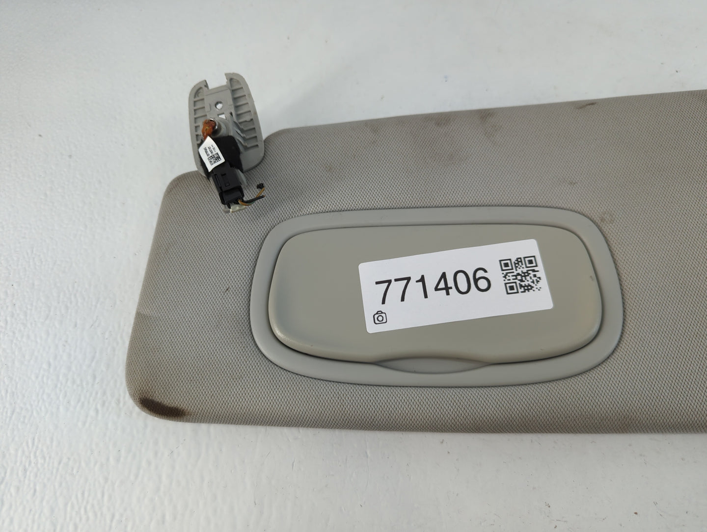 2020 Jeep Compass Sun Visor Shade Replacement Driver Left Mirror Fits OEM Used Auto Parts - Oemusedautoparts1.com