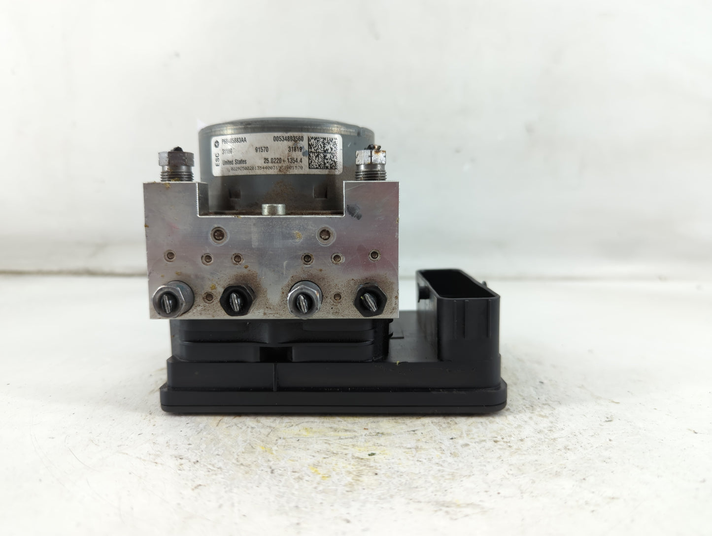 2020 Jeep Compass ABS Pump Control Module Replacement P/N:P68485883AA Fits OEM Used Auto Parts - Oemusedautoparts1.com