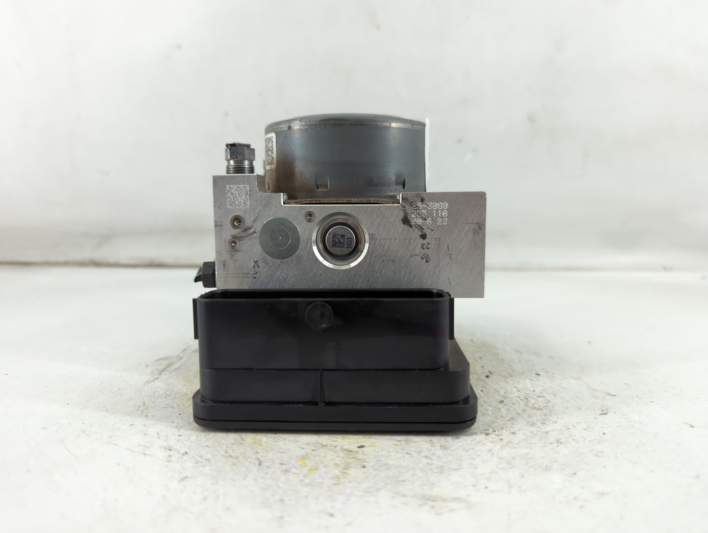 2020 Jeep Compass ABS Pump Control Module Replacement P/N:P68485883AA Fits OEM Used Auto Parts - Oemusedautoparts1.com