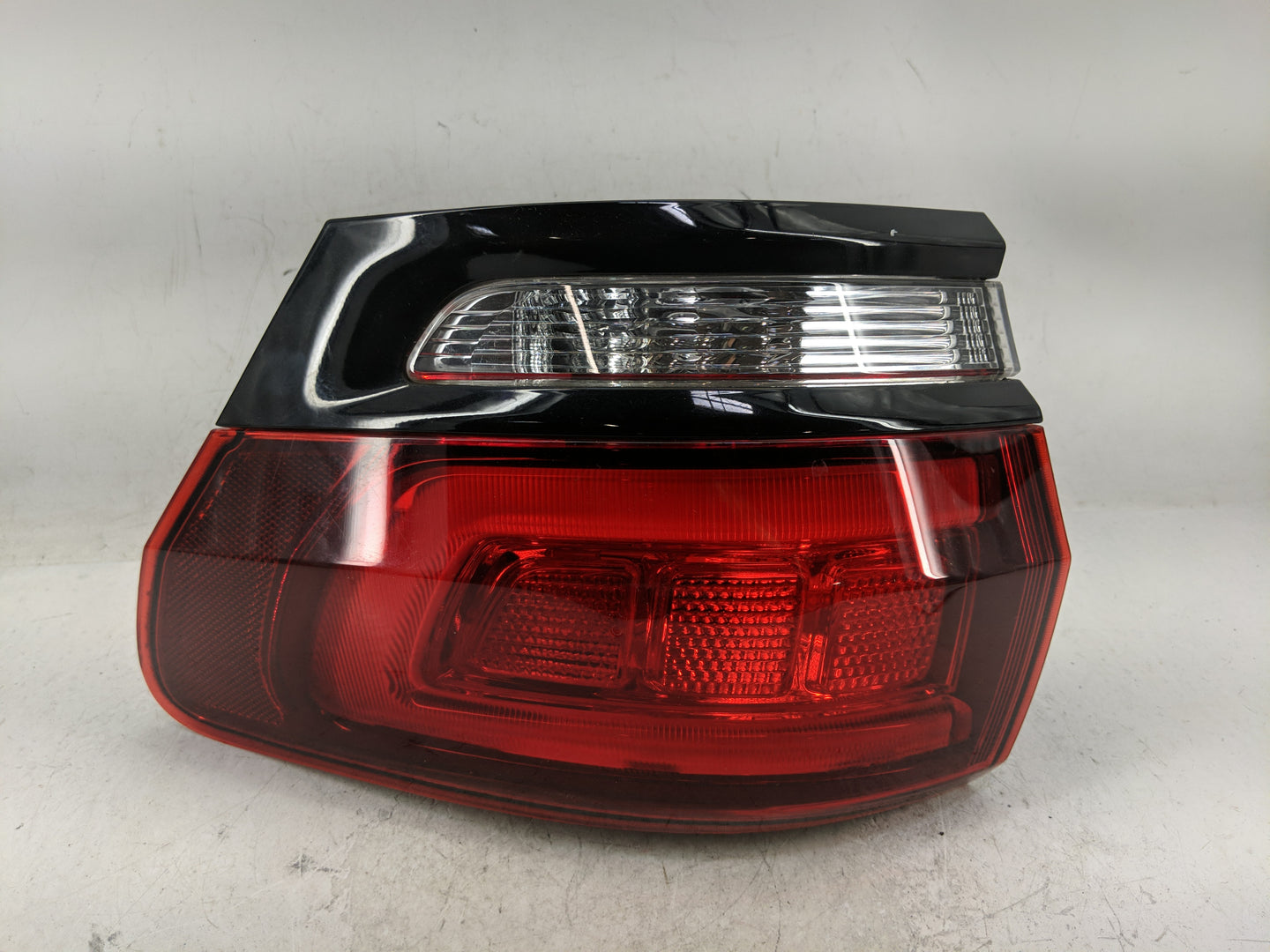 2014-2022 Jeep Grand Cherokee Tail Light Assembly Passenger Right OEM Fits Fits 2014 2015 2016 2017 2018 2019 2020 2021 2022