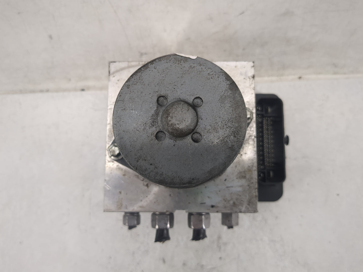 2019-2020 Jeep Grand Cherokee ABS Pump Control Module Replacement P/N:68408605AB Fits Fits 2019 2020 OEM Used Auto Parts - O
