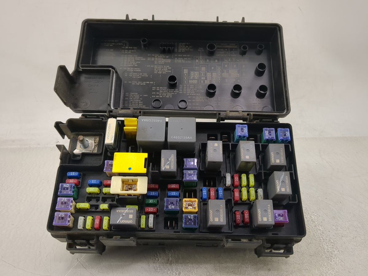 2020 Jeep Grand Cherokee Fusebox Fuse Box Panel Relay Module P/N:68239606AA Fits OEM Used Auto Parts - Oemusedautoparts1.com